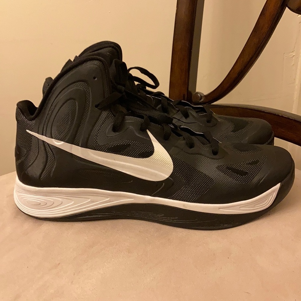 SOLD!⚜️Nike Hyperfuse TB Zoom Mens Sneakers! - Picture 1 of 10